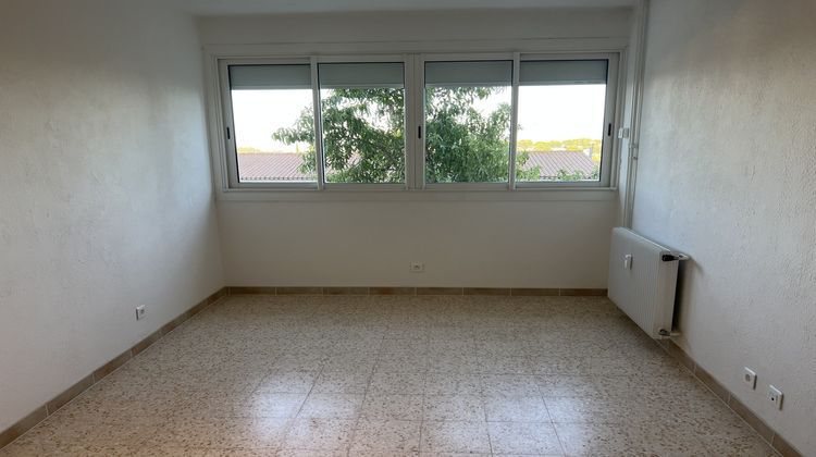 Ma-Cabane - Vente Appartement VILLENEUVE-LES-AVIGNON, 63 m²