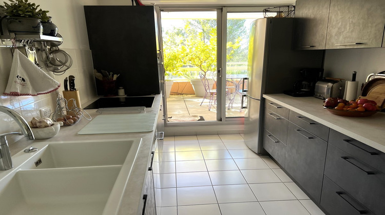 Ma-Cabane - Vente Appartement VILLENEUVE-LES-AVIGNON, 85 m²