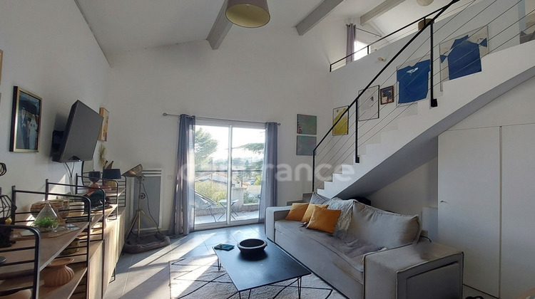 Ma-Cabane - Vente Appartement VILLENEUVE LES AVIGNON, 72 m²