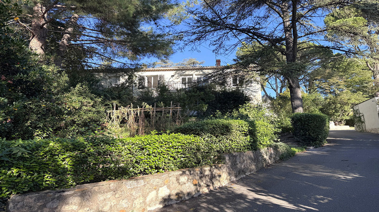 Ma-Cabane - Vente Appartement VILLENEUVE-LES-AVIGNON, 67 m²