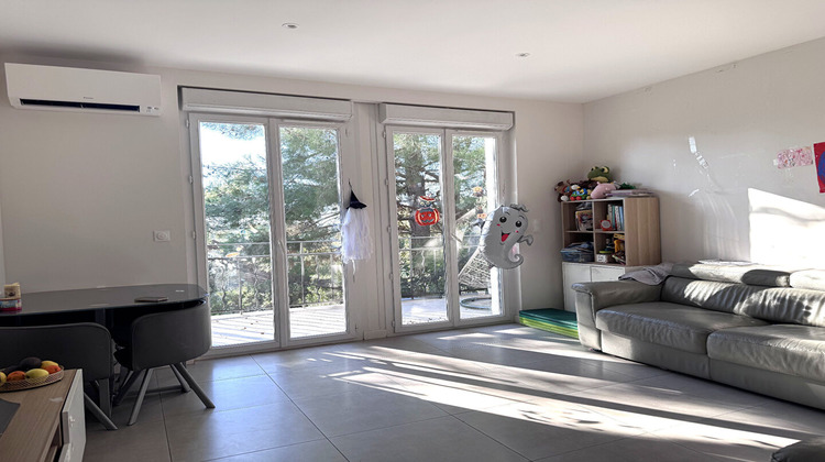 Ma-Cabane - Vente Appartement VILLENEUVE-LES-AVIGNON, 67 m²