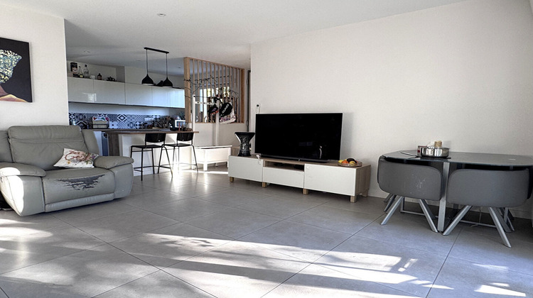 Ma-Cabane - Vente Appartement VILLENEUVE-LES-AVIGNON, 67 m²