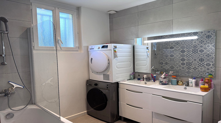 Ma-Cabane - Vente Appartement VILLENEUVE-LES-AVIGNON, 67 m²