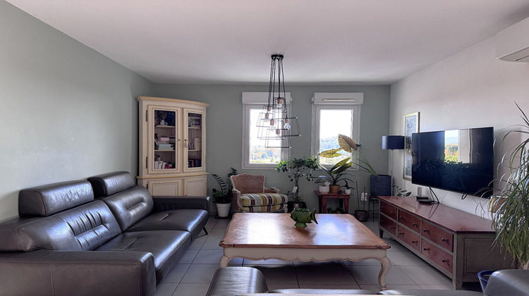 Ma-Cabane - Vente Appartement VILLENEUVE-LES-AVIGNON, 84 m²