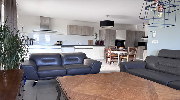 Ma-Cabane - Vente Appartement VILLENEUVE-LES-AVIGNON, 84 m²