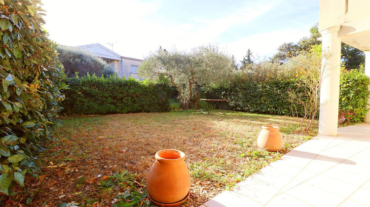 Ma-Cabane - Vente Appartement VILLENEUVE LES AVIGNON, 82 m²