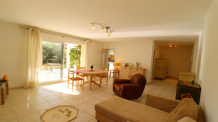 Ma-Cabane - Vente Appartement VILLENEUVE LES AVIGNON, 82 m²