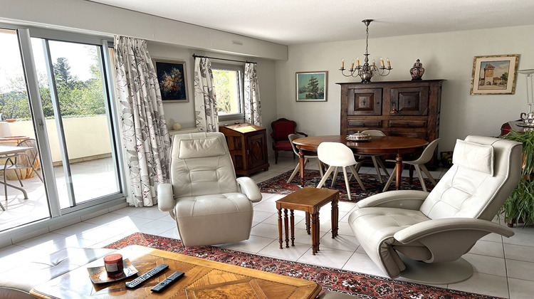 Ma-Cabane - Vente Appartement VILLENEUVE-LES-AVIGNON, 120 m²