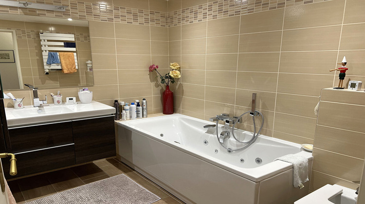 Ma-Cabane - Vente Appartement VILLENEUVE-LES-AVIGNON, 120 m²