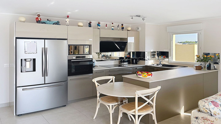 Ma-Cabane - Vente Appartement VILLENEUVE-LES-AVIGNON, 88 m²