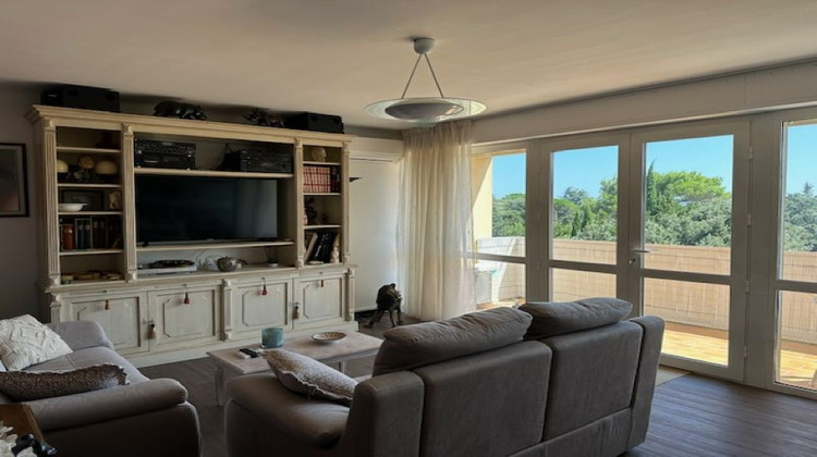 Ma-Cabane - Vente Appartement VILLENEUVE-LES-AVIGNON, 85 m²