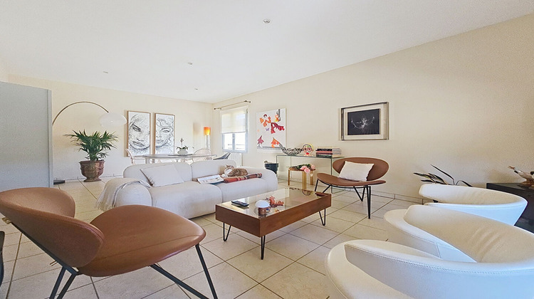 Ma-Cabane - Vente Appartement VILLENEUVE-LES-AVIGNON, 102 m²