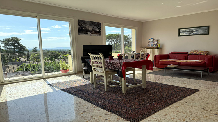Ma-Cabane - Vente Appartement VILLENEUVE-LES-AVIGNON, 83 m²