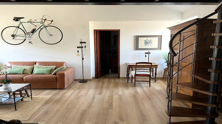 Ma-Cabane - Vente Appartement VILLENEUVE-LES-AVIGNON, 48 m²