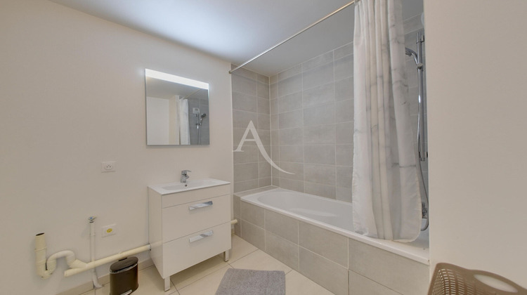Ma-Cabane - Vente Appartement VILLENEUVE-SAINT-DENIS, 56 m²