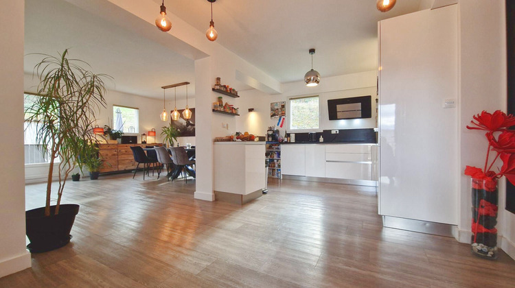 Ma-Cabane - Vente Appartement VIVIERS-DU-LAC, 176 m²