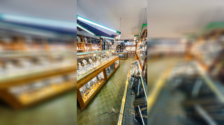 Ma-Cabane - Vente Boutique Besse-et-Saint-Anastaise, 85 m²