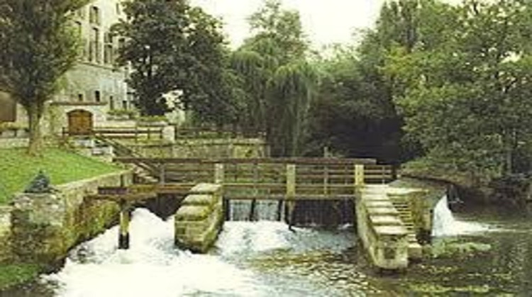 Ma-Cabane - Vente Boutique BOUZONVILLE, 158 m²