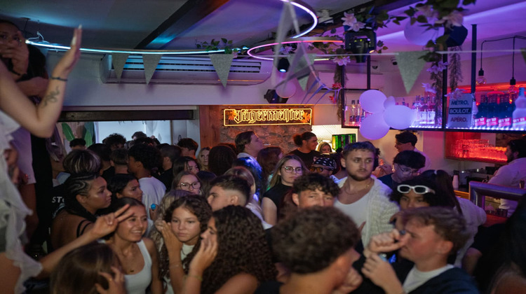 Ma-Cabane - Vente Boutique Canet-en-Roussillon, 84 m²