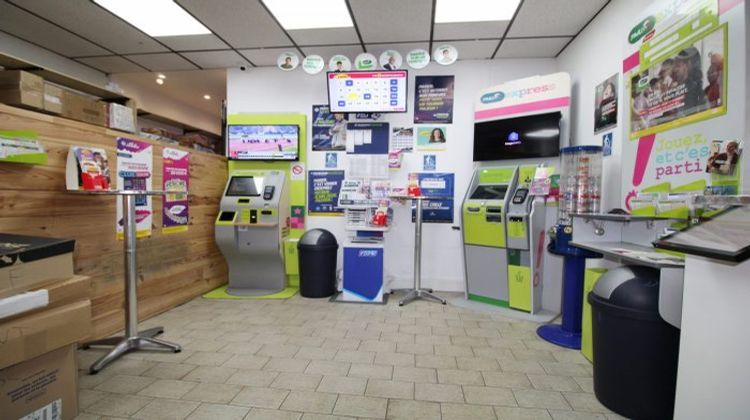 Ma-Cabane - Vente Boutique Décines-Charpieu, 92 m²