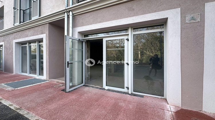 Ma-Cabane - Vente Boutique Flassans-sur-Issole, 247 m²