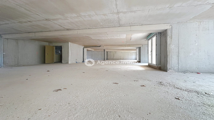 Ma-Cabane - Vente Boutique Flassans-sur-Issole, 265 m²