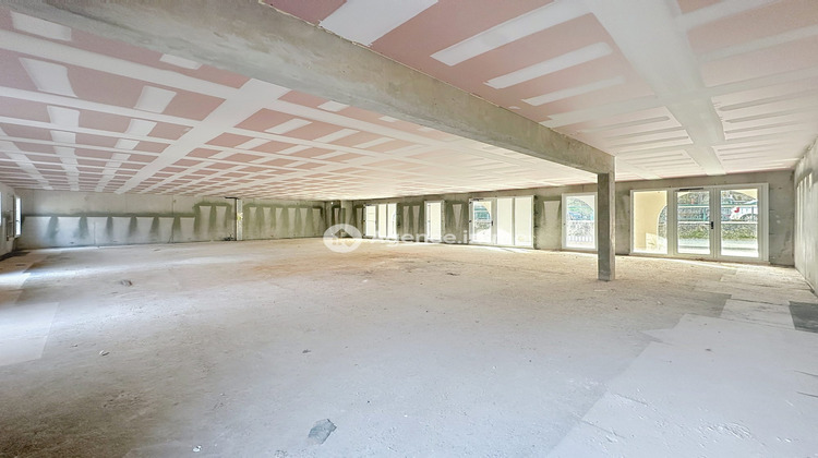 Ma-Cabane - Vente Boutique Flassans-sur-Issole, 208 m²