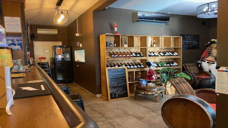 Ma-Cabane - Vente Boutique FLEURY LES AUBRAIS, 160 m²