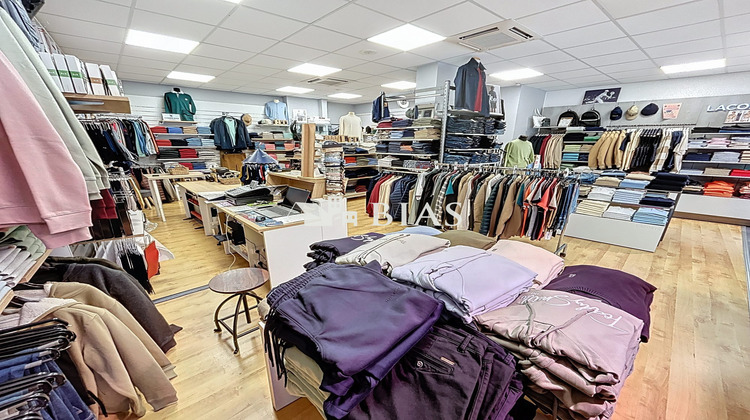 Ma-Cabane - Vente Boutique Forges-les-Eaux, 70 m²