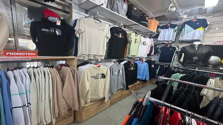 Ma-Cabane - Vente Boutique Le Grau-du-Roi, 0 m²