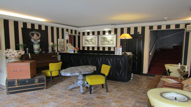 Ma-Cabane - Vente Boutique LES EYZIES DE TAYAC SIREUIL, 360 m²