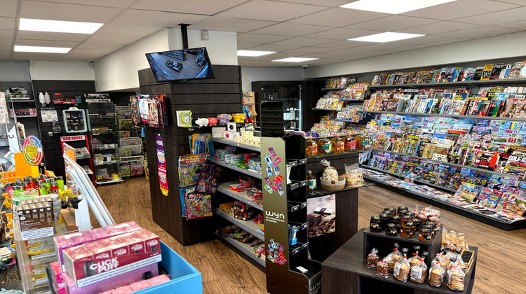 Ma-Cabane - Vente Boutique LUSSAC, 185 m²