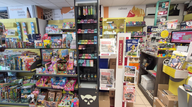 Ma-Cabane - Vente Boutique MANZAT, 75 m²