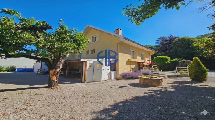 Ma-Cabane - Vente Boutique MAUBEC, 1 m²
