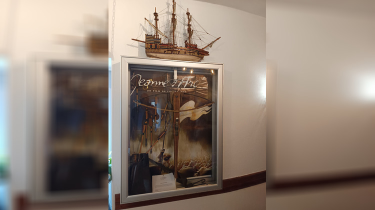 Ma-Cabane - Vente Boutique MONCONTOUR, 154 m²