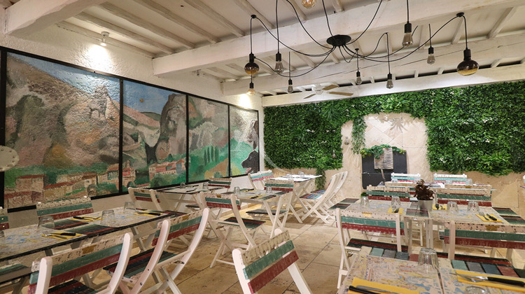 Ma-Cabane - Vente Boutique MOUSTIERS-SAINTE-MARIE, 77 m²