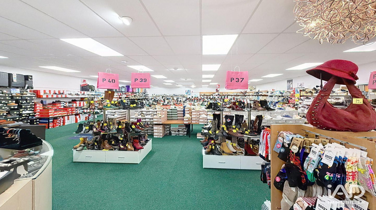 Ma-Cabane - Vente Boutique Nazelles-Négron, 300 m²