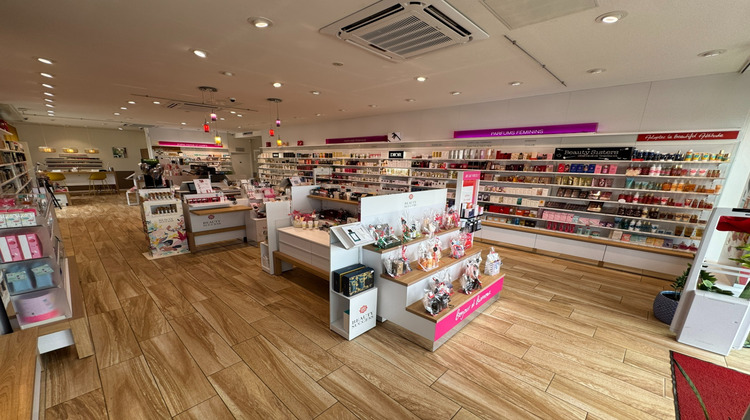 Ma-Cabane - Vente Boutique REMIRE MONTJOLY, 153 m²