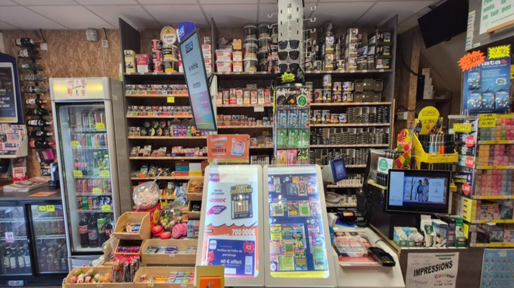 Ma-Cabane - Vente Boutique RIOM, 30 m²