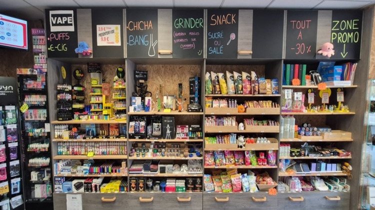 Ma-Cabane - Vente Boutique RIOM, 30 m²