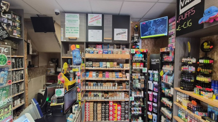 Ma-Cabane - Vente Boutique RIOM, 30 m²