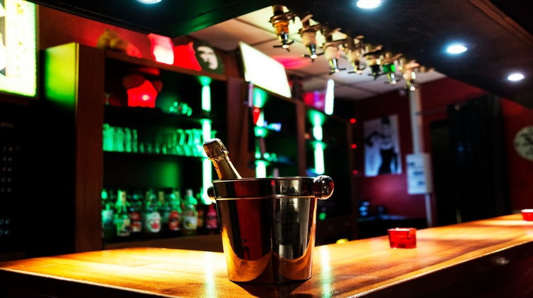 Ma-Cabane - Vente Boutique RIOM, 250 m²