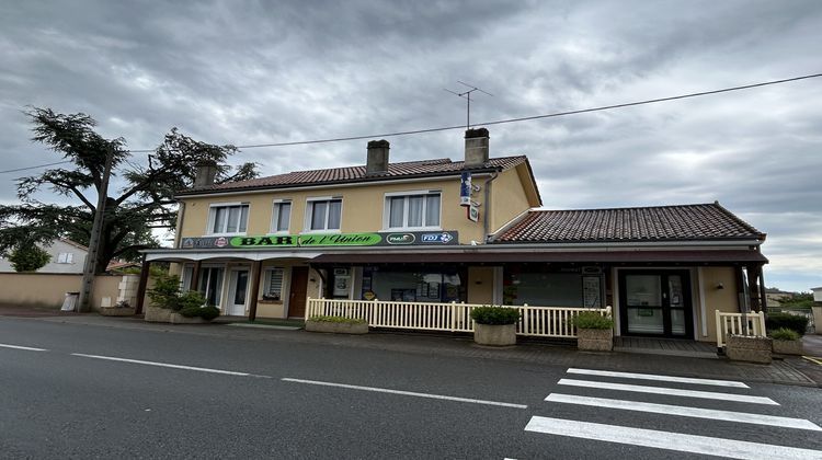 Ma-Cabane - Vente Boutique Roumazières-Loubert, 300 m²