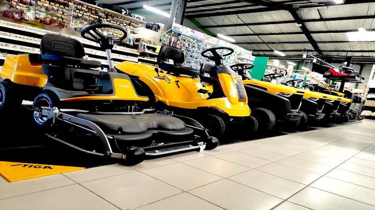 Ma-Cabane - Vente Boutique Saint-Amand-Montrond, 5000 m²