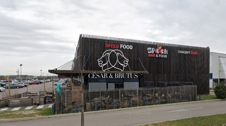 Ma-Cabane - Vente Boutique Saint-Bonnet-de-Mure, 400 m²
