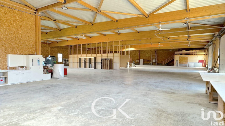 Ma-Cabane - Vente Boutique Saint-Clair-de-la-Tour, 1177 m²