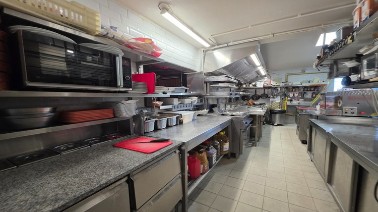 Ma-Cabane - Vente Boutique SAINT CLEMENT DE RIVIERE, 250 m²