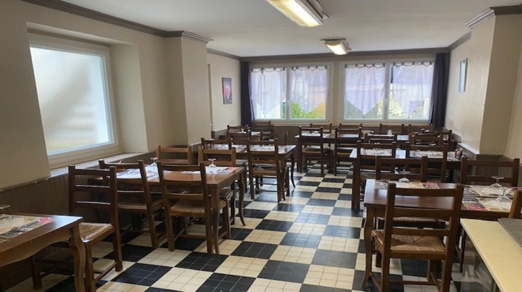 Ma-Cabane - Vente Boutique Saint-Cosme-en-Vairais, 100 m²