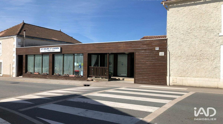 Ma-Cabane - Vente Boutique Saint-Cyr-des-Gâts, 400 m²