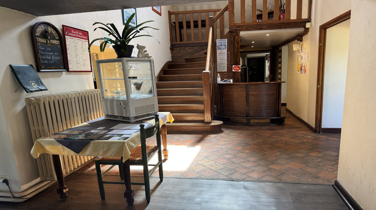 Ma-Cabane - Vente Boutique Saint-Denis-de-l'Hôtel, 400 m²